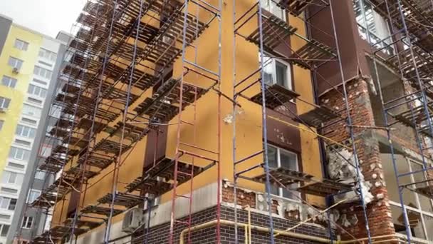 건축용 아파트 건물의 절연재 고세공하는 — 비디오