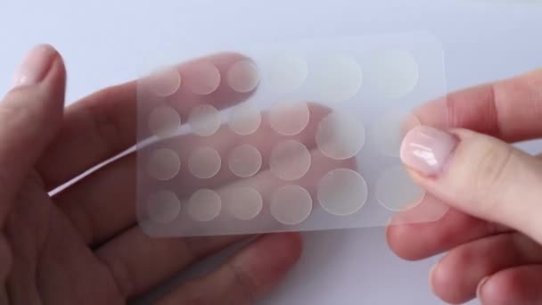 Ακμή Μπαλώματα Pimple Μπαλώματα Μπορεί Είναι Αρκετά Αποτελεσματική Για Σπυράκια — Αρχείο Βίντεο