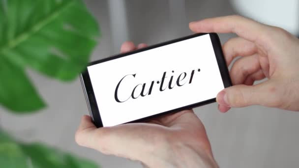 Irpen Ukraine January 20223 Closeup Smartphone Screen Cartier Logo Letsing — 图库视频影像