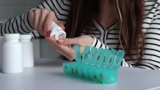 Young Woman Pours White Pills Her Hand Front Pill Organizer — 图库视频影像