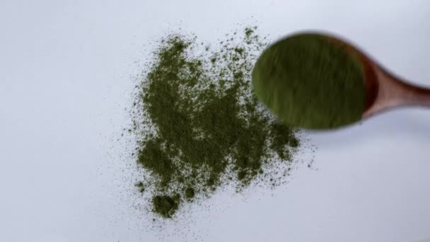 Powdered Dried Wheatgrass Powder Made Fresh Wheatgrass Spills Out Spoon — Video Stock