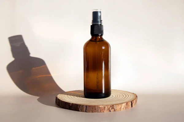 Diseño Una Botella Vidrio Marrón Con Atomizador Botella Spray Coloca —  Fotos de Stock