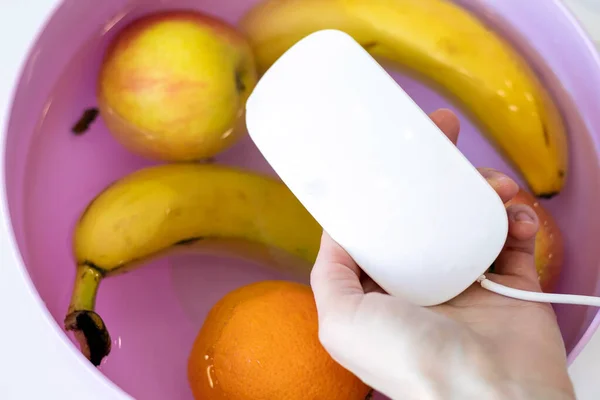 Lavar Fruta Recipiente Con Dispositivo Lavado Ultrasónico Manzanas Plátanos Naranja —  Fotos de Stock