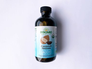 IRPEN, UKRAINE, 6 HAZİRAN 20222, Dinamik Sağlık Organik Hindistancevizi Aminos Seasoning Sauce, İllüstrasyon Editörü.