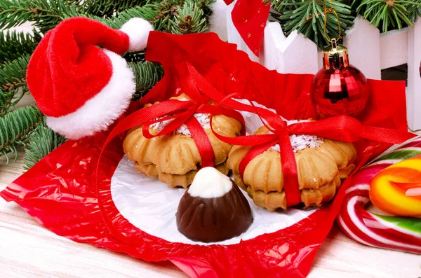 Süßigkeiten Zum Nikolaustag Pralinen Kekse Lutscher Alles Ist Weihnachtlich Dekoriert — Stockfoto