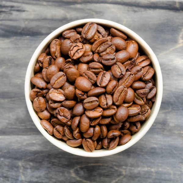 Выбранные Арабика Кофейных Зерен Черном Фоне Средний Жареный Кофе Зернах — стоковое фото