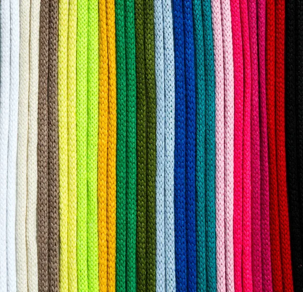 トルコ糸 マクラメ用のマルチカラー綿糸の明るいパレット — ストック写真