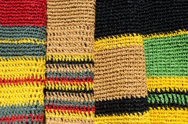 Kadın çantaları. El yapımı raffia plaj çantaları. Yaz tatili için güzel renkli çantalar..