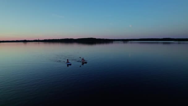 Young Women Enjoy Sup Board Leisure Activity Lake Blue Hour — Video Stock