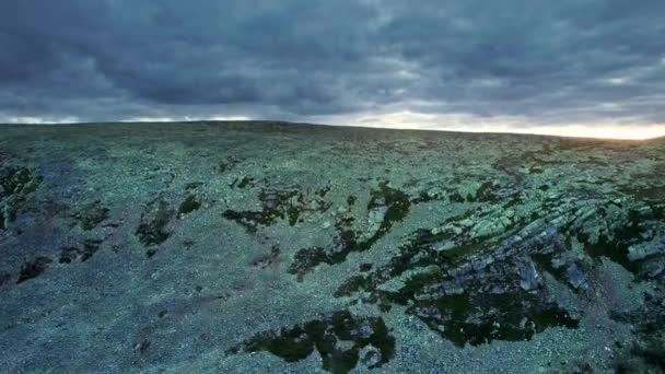 Беспилотник Парит Над Скалистым Горным Хребтом Открывая Вид Горные Вершины — стоковое видео