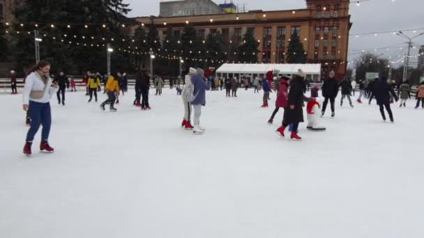 Children Adults Ice Skating Winter Sports Sections Active Family Sports — Stock Video