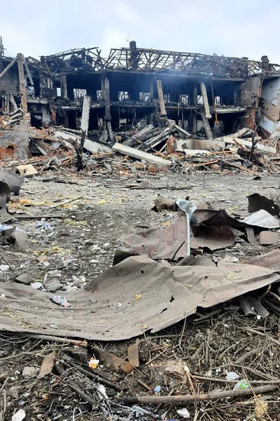 Den Ryska Arméns Missilanfall Mot Civilt Byggande Ukraina Byggnaden Förstördes Royaltyfria Stockfoton