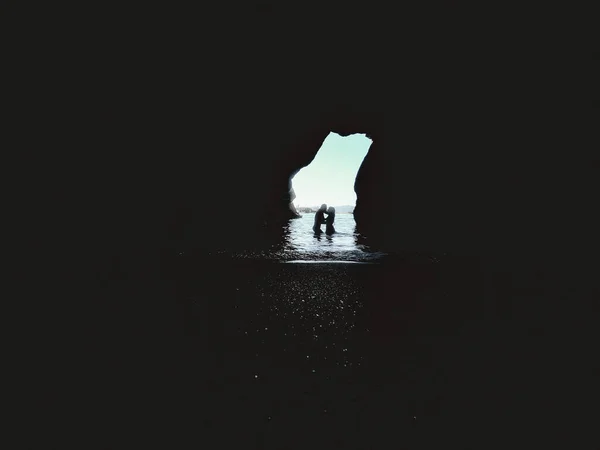 Garçon Fille Baignant Dans Une Grotte Marine Lifestyle Travel Concept — Photo