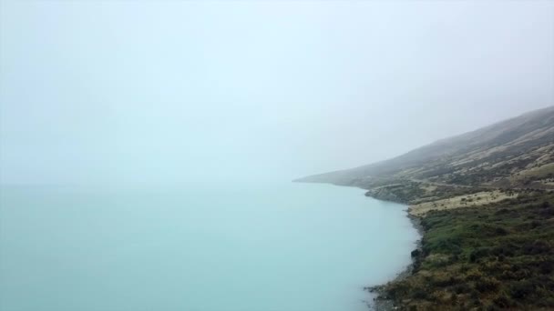 Vista Aérea Del Mar Tranquilo Día Brumoso Monte Cocinero Nueva — Vídeos de Stock