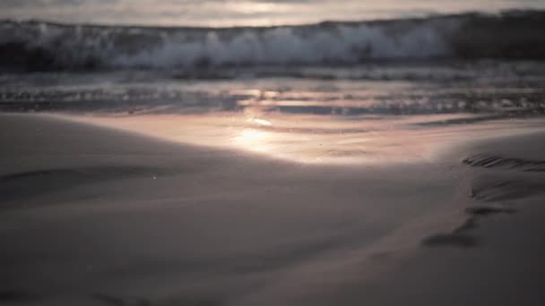 Refleksja Nad Wschodem Słońca Piasku Falach Morza Hiszpanii Nauczyciel Duchowy — Wideo stockowe