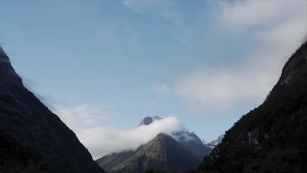 Velké Skalnaté Hory Mraky Vrcholu Nový Zéland Příroda — Stock video