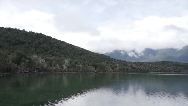 Lago Rotoiti Circondato Montagne Grandi Nuvole Nuova Zelanda Travel Concept — Video Stock