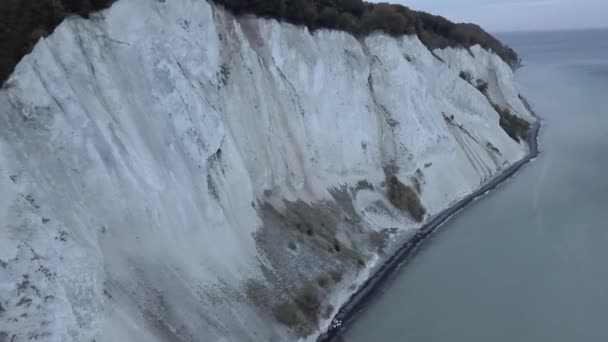 Hermoso Acantilado Roca Grisácea Frente Mar Dinamarca Europa Viajar — Vídeo de stock
