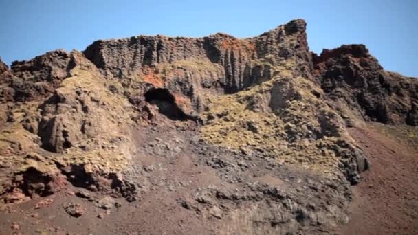 Gebirgslandschaft Aus Dunklem Vulkangestein Auf Lanzarote Kanarische Inseln — Stockvideo