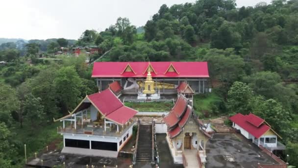 Templom Piros Tetővel Levegőből Egy Észak Thai Faluban Ázsiai Helyszínek — Stock videók