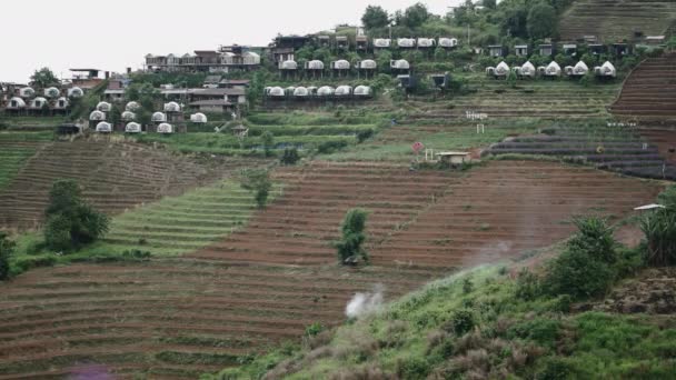 Colina Pomar Com Casas Bolhas Uma Aldeia Chiang Mai Locais — Vídeo de Stock