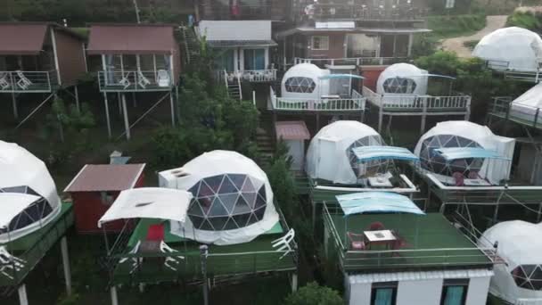 タイ北部の空気から見た近代的な白い家 アジアの場所 — ストック動画