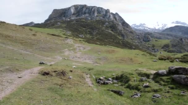 Panoramaudsigt Dal Med Snedækkede Toppe Asturien Nord Spanien – Stock-video