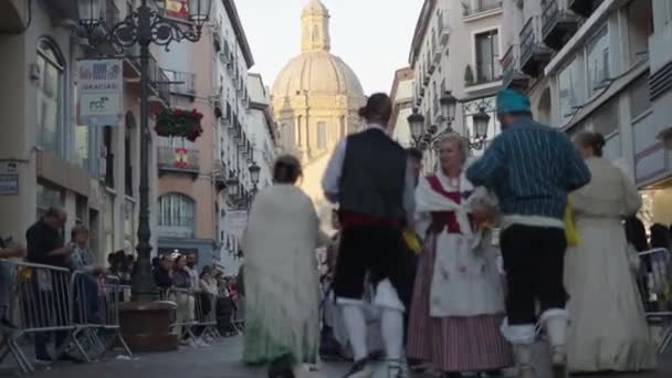Family Members Talking Each Other Walk Historical Monument Spanish Traditions — Stock Video