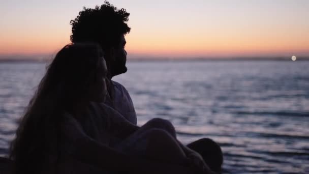 Two Lovers Gaze Horizon Sea Valencia Horizontal Video — Stock Video
