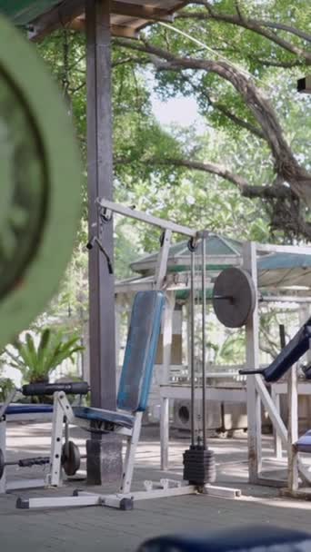 Machines Een Buitensportschool Thailand Fhd Vertical Local Street Gym — Stockvideo