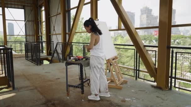 Asiatique Fille Avec Ses Outils Peinture Concept Artistique — Video