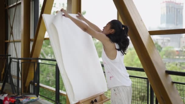 Peintre Expose Toile Sur Laquelle Elle Travaillera Concept Artistique — Video