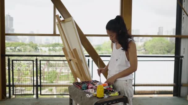 Femme Thaïlandaise Mélange Peintures Colorées Concept Artistique — Video