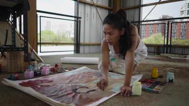 Ein Maler Beobachtet Etwas Festzuhalten Künstlerisches Konzept — Stockvideo