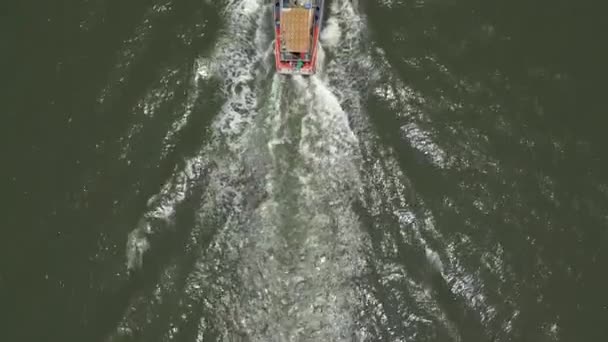 船航海の空からの眺め 4K水平ドローンビデオ — ストック動画