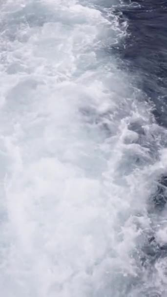 Vista Cima Das Ondas Mar Produzidas Por Motor Navios Vídeo — Vídeo de Stock