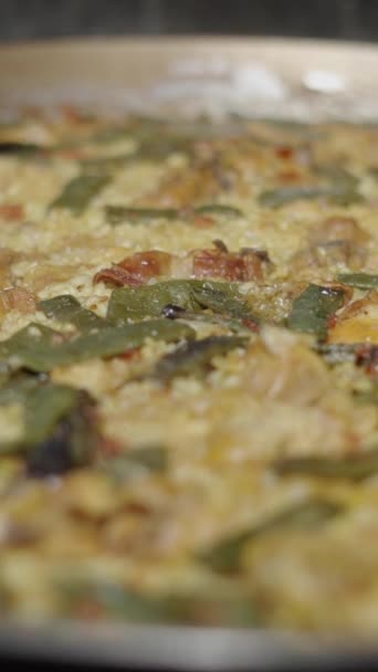 Paella Lista Para Comer Con Vapor Que Sale Comida Tradicional — Vídeos de Stock