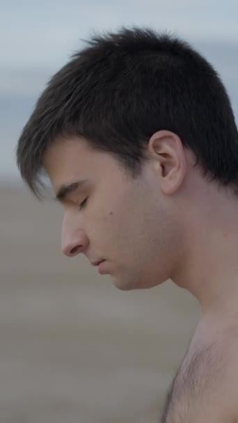 Gros Plan Jeune Homme Détendu Recevant Massage Cou Relâcher Tension — Video