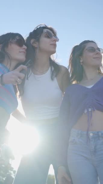Close View Girls Taking Selfies Phone Bright Sun Fullhd Vertical — Stok Video