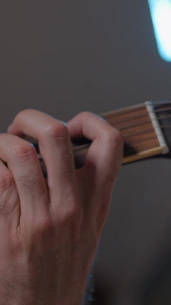 Hairy Man Hand Playing Guitar Studio Close Shot — ストック動画