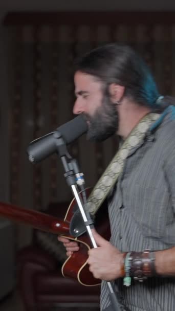 Manly Bearded Man Finishing Online Concert Home Middle Shot — Vídeo de Stock