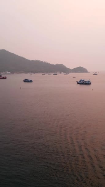 Beautiful Sunset Boats Mountains Thailand Fullhd Vertical Video — Stock Video