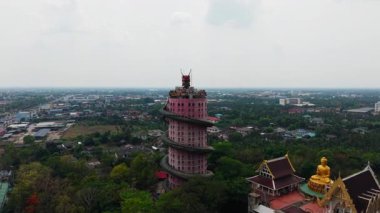 Tayland, Wat Samphran 'daki ejderha tapınağının panoramik görüntüsü - 4K Yatay