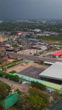 Tayland 'da eşsiz ejderha zarfıyla görkemli Wat Samphran tapınağı, FullHD Dikey