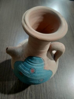 seramik çömlek eski moda bir arka planda