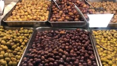 different kinds of fruits and spices in the market.