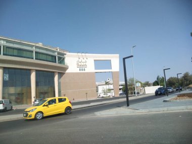 Şehrin modern binası