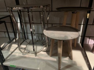 Modern bir otelin içinde.