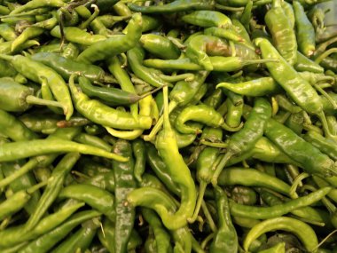 Markette yeşil biber yakın çekim