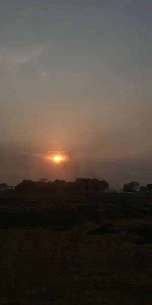 Gölün üzerinde güzel bir gün batımı